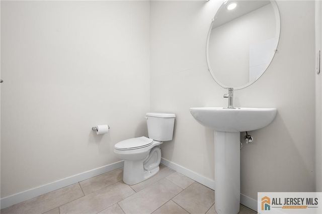 712 Lorhan Drive 7712, Piscataway, NJ 08854