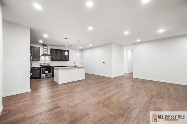 712 Lorhan Drive 7712, Piscataway, NJ 08854