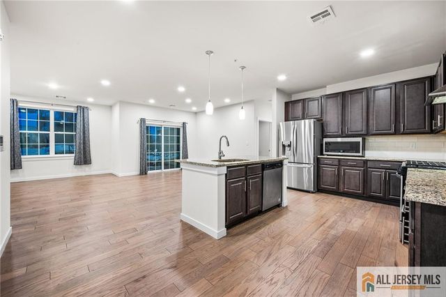 712 Lorhan Drive 7712, Piscataway, NJ 08854