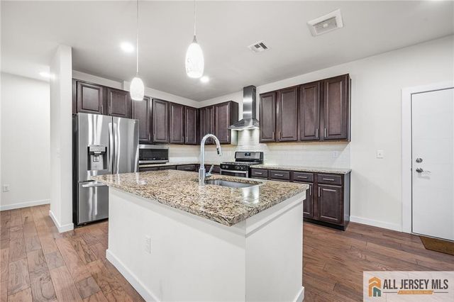 712 Lorhan Drive 7712, Piscataway, NJ 08854