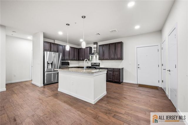 712 Lorhan Drive 7712, Piscataway, NJ 08854