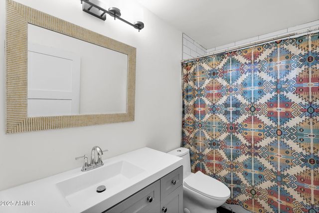 2434 N 37TH Way, Phoenix, AZ 85008