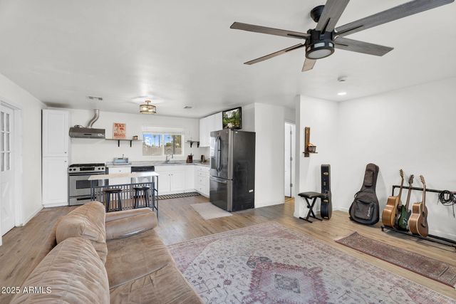 2434 N 37TH Way, Phoenix, AZ 85008