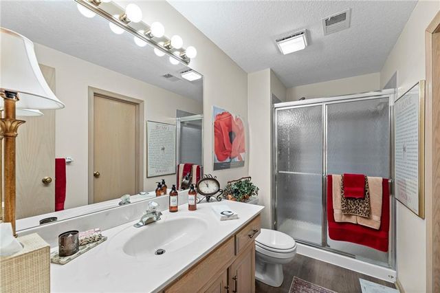 12606 Mohawk Lane, Leawood, KS 66209