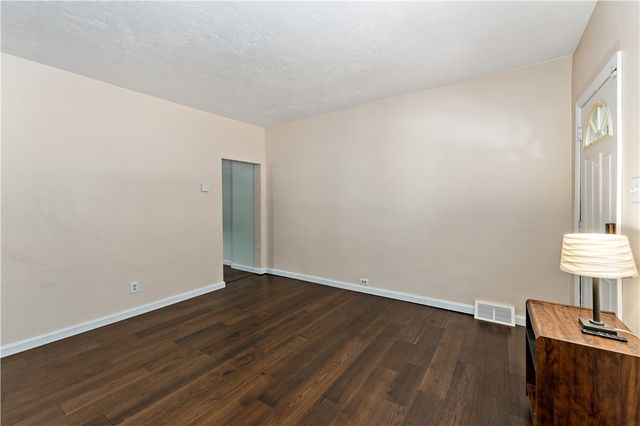 4426 Milgate St, Bloomfield, PA 15224