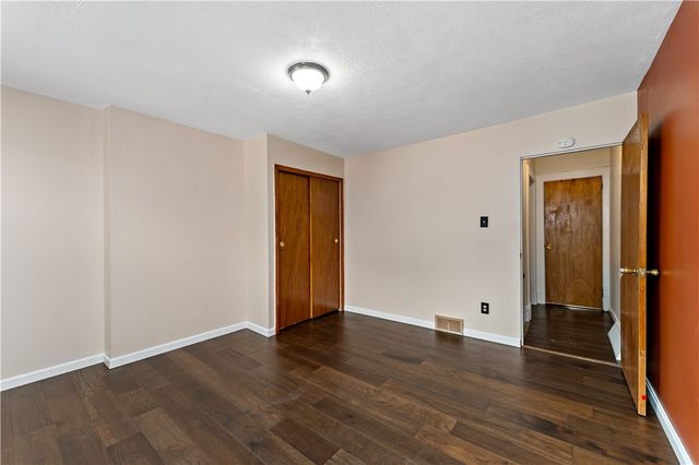 4426 Milgate St, Bloomfield, PA 15224