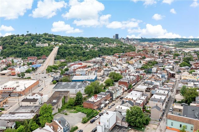 4426 Milgate St, Bloomfield, PA 15224