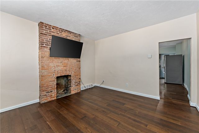 4426 Milgate St, Bloomfield, PA 15224
