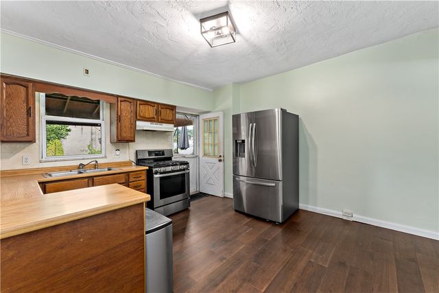 4426 Milgate St, Bloomfield, PA 15224