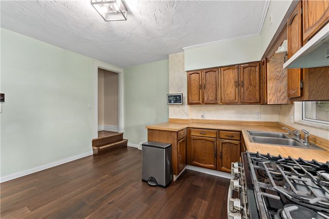 4426 Milgate St, Bloomfield, PA 15224