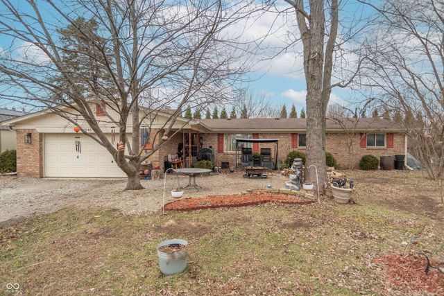 10042 N David Lane, Mooresville, IN 46158