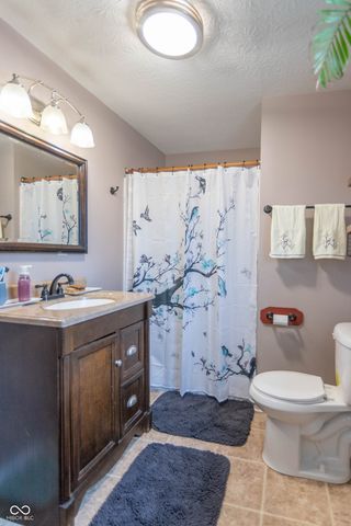 10042 N David Lane, Mooresville, IN 46158