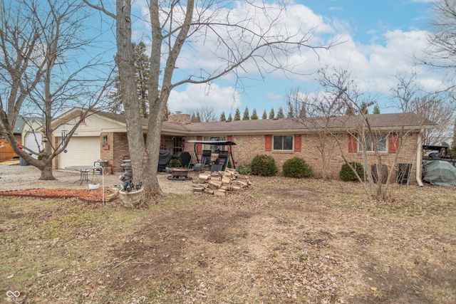 10042 N David Lane, Mooresville, IN 46158