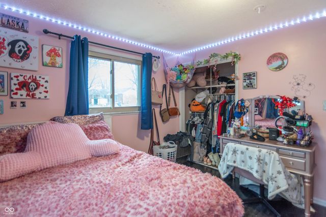 10042 N David Lane, Mooresville, IN 46158