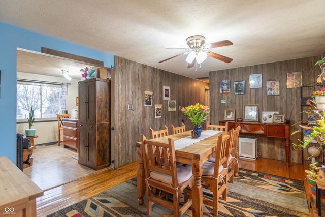 10042 N David Lane, Mooresville, IN 46158