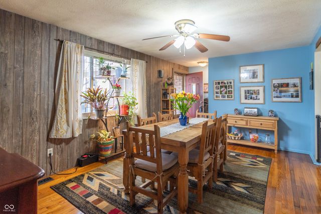 10042 N David Lane, Mooresville, IN 46158