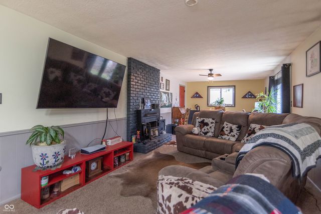 10042 N David Lane, Mooresville, IN 46158