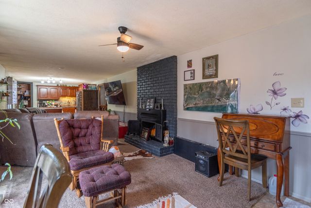 10042 N David Lane, Mooresville, IN 46158