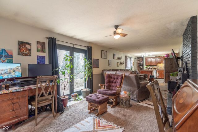 10042 N David Lane, Mooresville, IN 46158