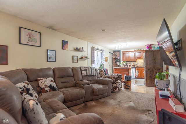 10042 N David Lane, Mooresville, IN 46158