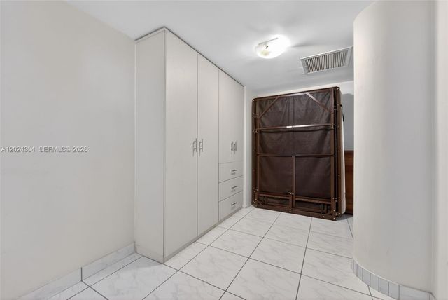 900 Bay Dr 606, Miami Beach, FL 33141