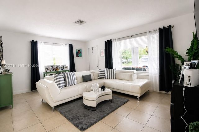 7120 Granada Blvd, Miramar, FL 33023