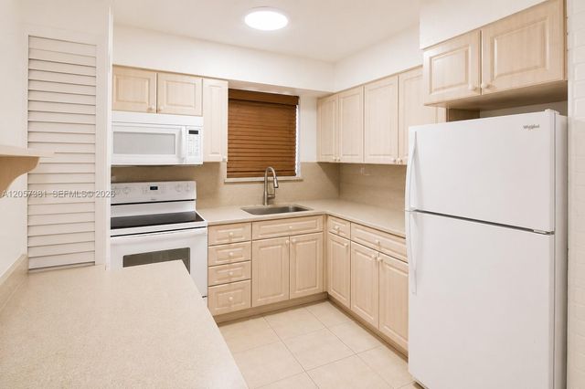 7120 Granada Blvd, Miramar, FL 33023