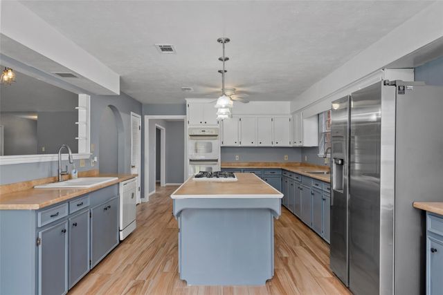 24338 Redbud Avenue, Porter, TX 77365