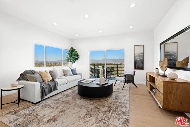 11725 Laurelwood Drive, Studio City (los Angeles), CA 91604