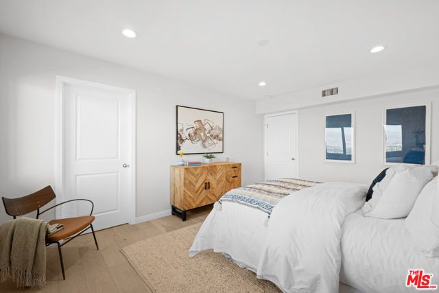 11725 Laurelwood Drive, Studio City (los Angeles), CA 91604