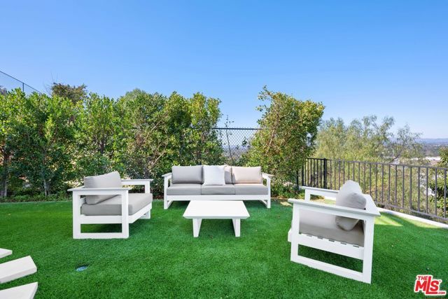 11725 Laurelwood Drive, Studio City (los Angeles), CA 91604