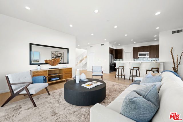 11725 Laurelwood Drive, Studio City (los Angeles), CA 91604