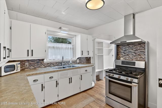 2201 Bertha Street, Holt, MI 48842