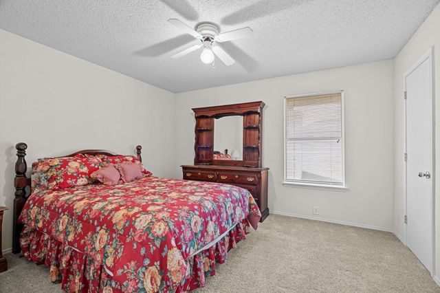 1017 Grand Central Parkway, Saginaw, TX 76131