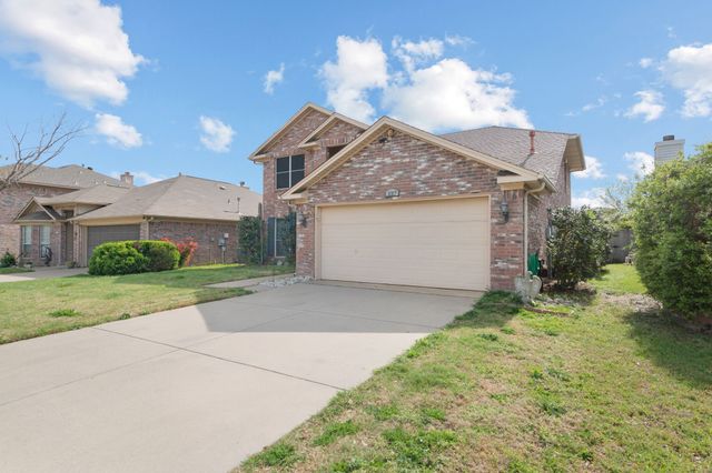 1017 Grand Central Parkway, Saginaw, TX 76131