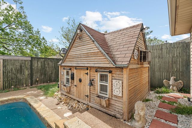 1017 Grand Central Parkway, Saginaw, TX 76131