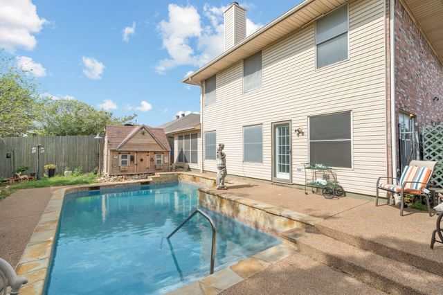 1017 Grand Central Parkway, Saginaw, TX 76131