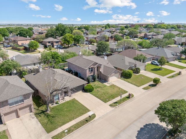 1017 Grand Central Parkway, Saginaw, TX 76131