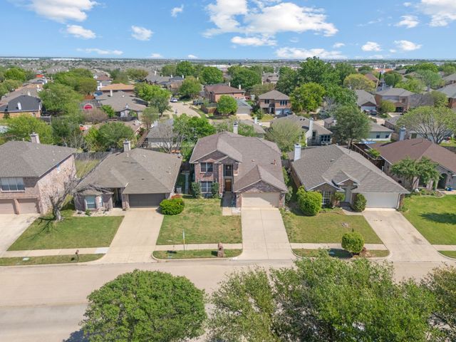 1017 Grand Central Parkway, Saginaw, TX 76131