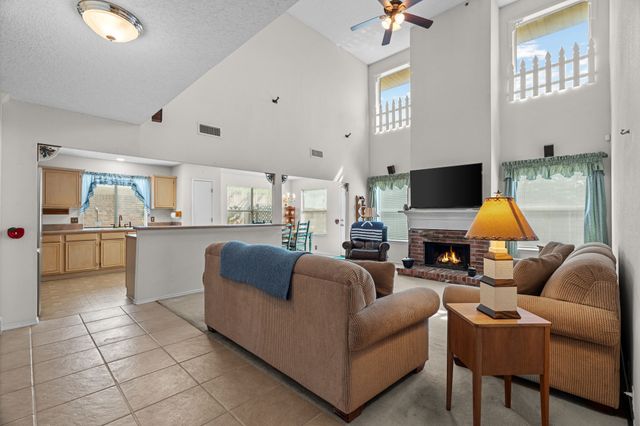 1017 Grand Central Parkway, Saginaw, TX 76131