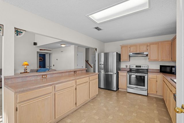 1017 Grand Central Parkway, Saginaw, TX 76131