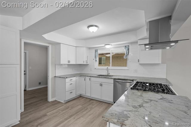 37136 Tricia Drive, Sterling Heights, MI 48310