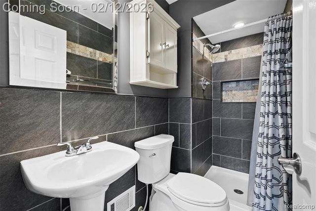 37136 Tricia Drive, Sterling Heights, MI 48310