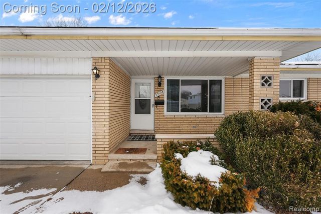 37136 Tricia Drive, Sterling Heights, MI 48310