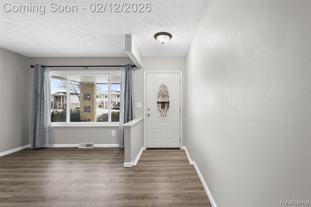 37136 Tricia Drive, Sterling Heights, MI 48310