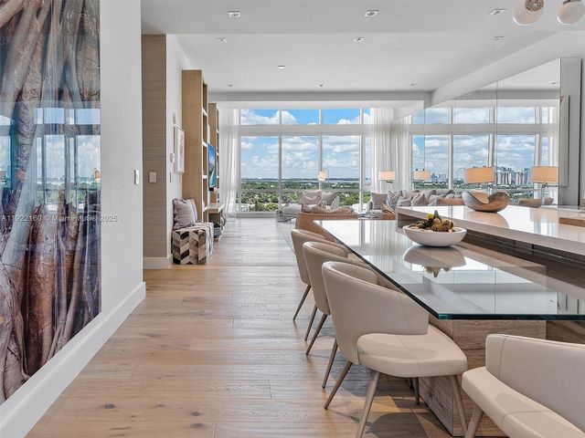 102 24th St PH-1613, Miami Beach, FL 33139