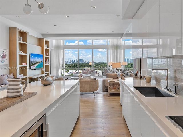 102 24th St PH-1613, Miami Beach, FL 33139