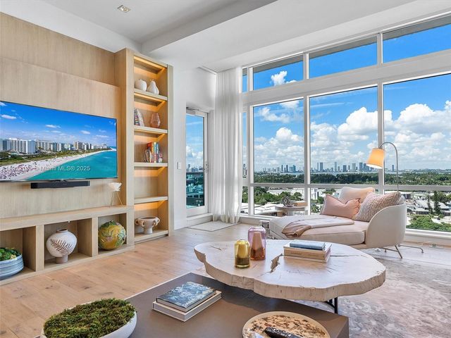 102 24th St PH-1613, Miami Beach, FL 33139