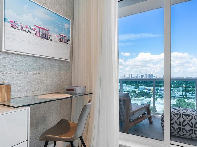 102 24th St PH-1613, Miami Beach, FL 33139