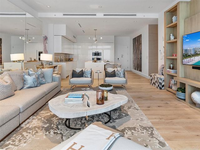 102 24th St PH-1613, Miami Beach, FL 33139